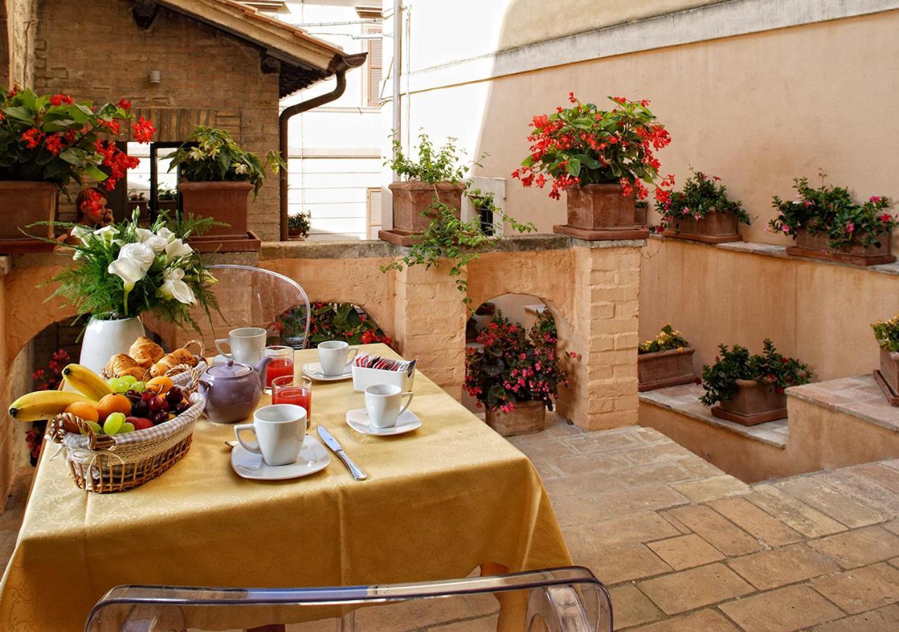 Hotel Sorella Luna Assisi Esterno foto