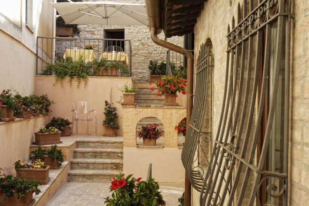 Hotel Sorella Luna Assisi Esterno foto