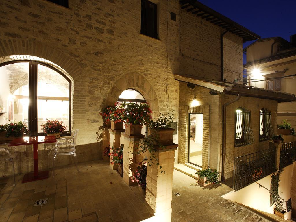 Hotel Sorella Luna Assisi Esterno foto